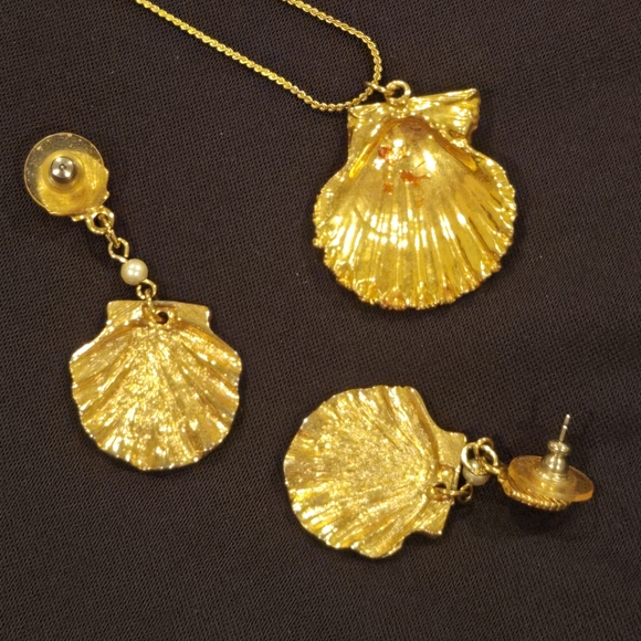 Vintage Jewelry set Necklace + dangle Earrings Gold w/ Pearl Seashell - Picture 3 of 4